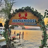 Entrada de Don Cangrejo Beach Club